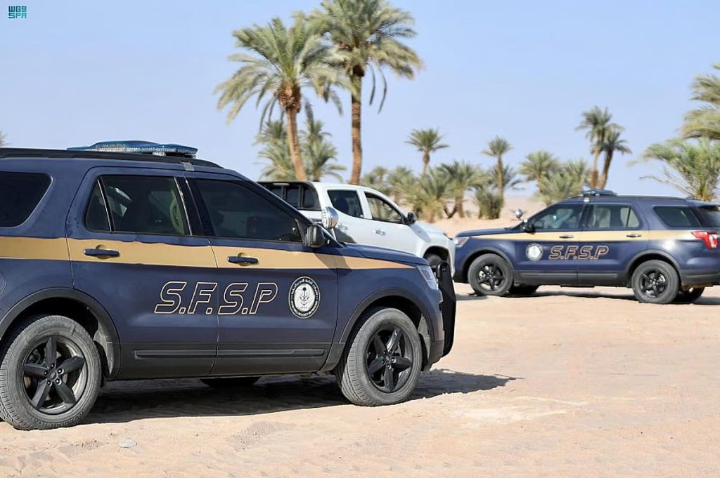 القوات الخاصة للأمن والحماية تضبط مخالفَين لنظام البيئة لاستغلالهما الرواسب في تبوك