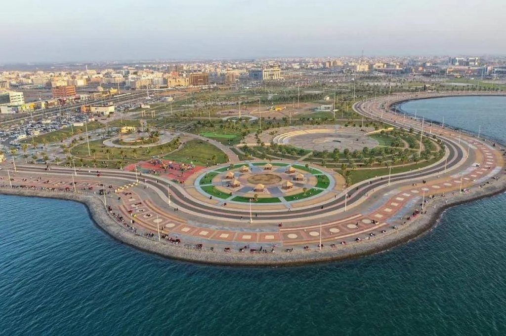 في جازان.. علماء وخبراء دوليون ورؤساء شركات كبرى يناقشون مستقبل صناعة الكيمياء وتقنيات المختبرات