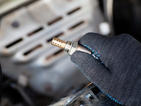 ما وظيفة حساس عادم السيارة ومتى يجب استبداله؟