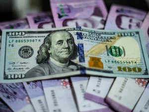 تراجع سعر صرف الليرة السورية مقابل الدولار