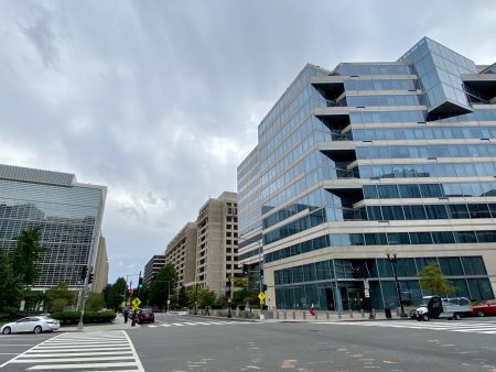 البنك الدولي يحذر الدول النامية من خطر الديون