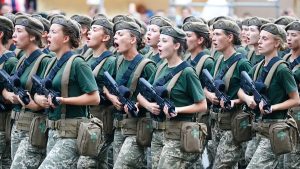 من يحرّك المسيّرات؟.. قصة الوحدة النسائية “المفترِسة” على الخطوط الأمامية في أوكرانيا