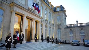 سرقة جديدة تُربك باريس.. ما الذي يجري خلف جدران الإليزيه؟