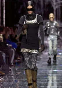 كيم كارداشيان تعتمد إطلالة بالنسياغا – أخبار السعودية