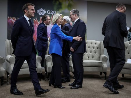 إلباييس: “الترامبوتينية” تضع أوروبا أمام قرار مصيري خطِر