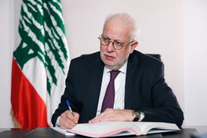 وزير العدل اللبناني: سلاح حزب الله لا يردع إسرائيل