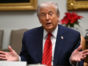 ترامب يواصل انتقاد باول ويطالب بمزيد من خفض الفائدة