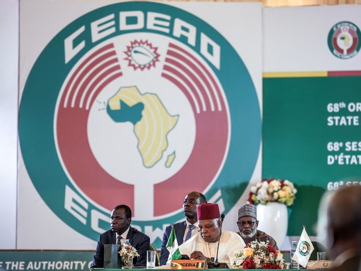 إيكواس تلوّح بعقوبات ضد الانقلابيين في غينيا بيساو