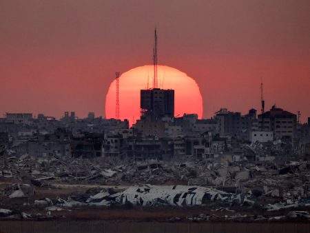 غارديان: شركات أميركية تتسابق للربح من إعادة إعمار غزة