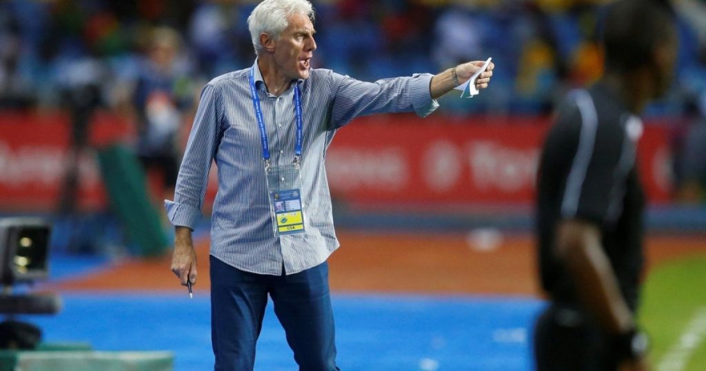 اتهام بروس مدرب منتخب جنوب أفريقيا بالإساءة العنصرية