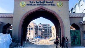 بعد عامين من الانقطاع طلاب غزة يعودون لمقاعدهم بالجامعة الإسلامية
