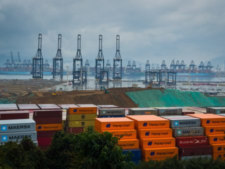 الصين تعدل تشريعاتها وتعيد تعريف التجارة الخارجية كسلاح سيادي