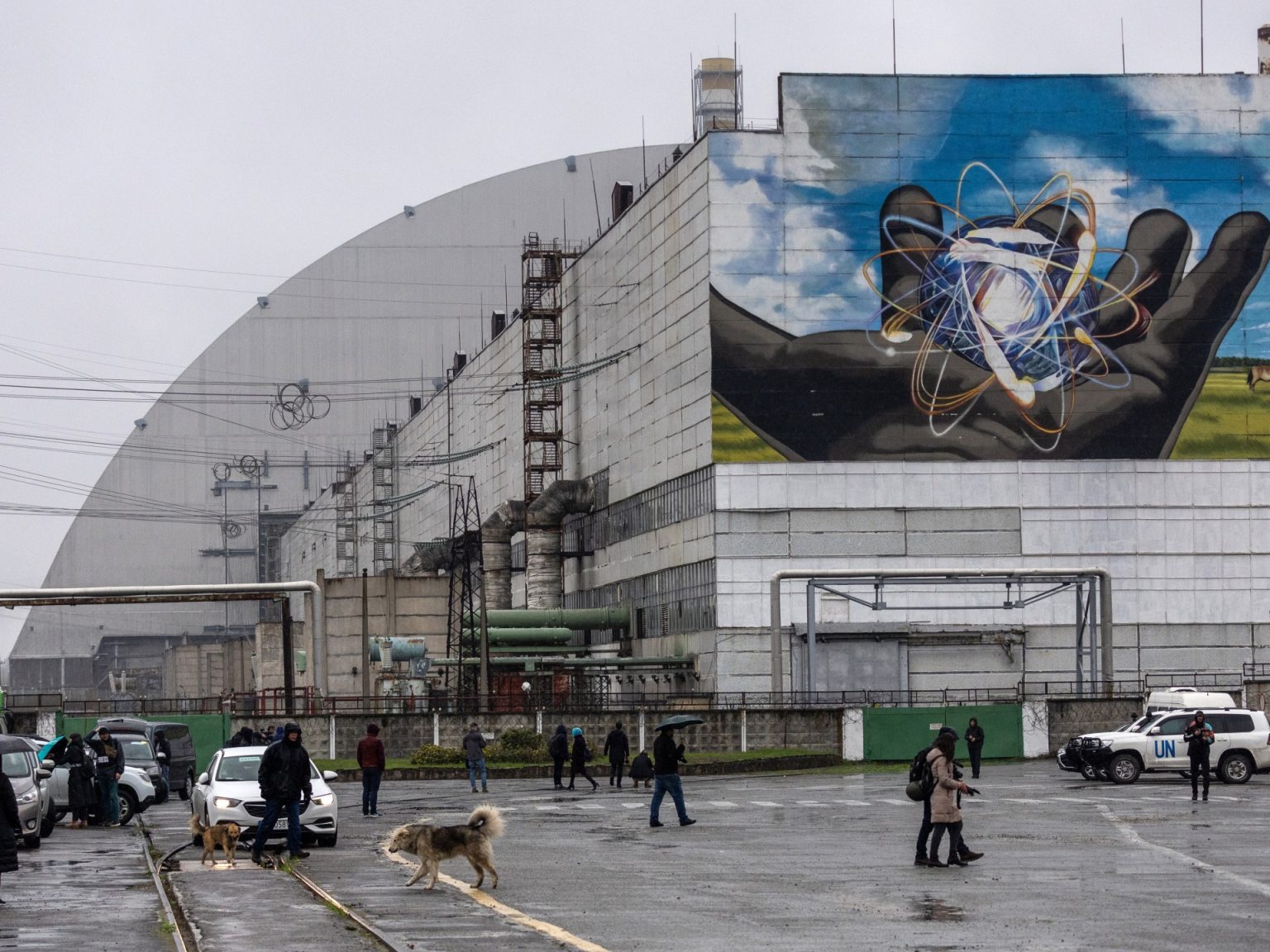 تضرر الدرع الواقي لمحطة تشرنوبل النووية