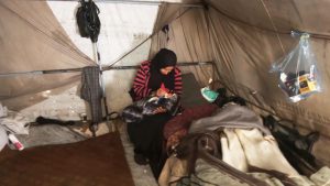 وزارة الصحة بغزة: وفاة طفل رضيع بردا