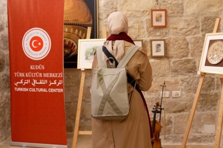“بين الطين والماء”.. معرض تركي بالقدس عن القرى الفلسطينية المهجّرة