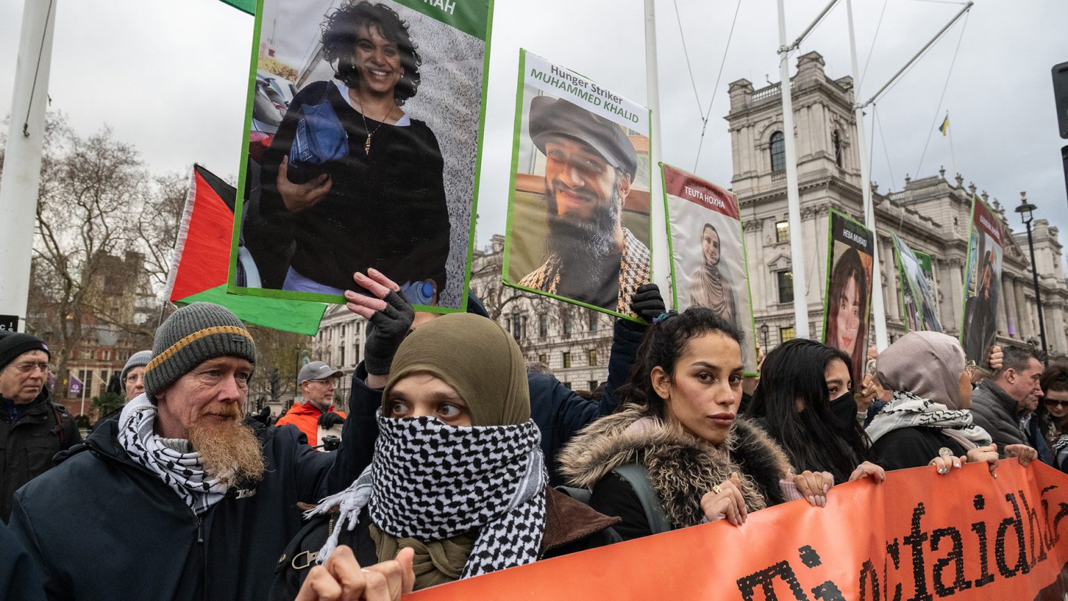 بسبب فلسطين.. بريطانيا تتجاهل أكبر إضراب للطعام في سجونها منذ 40 عاما