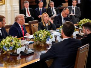 لوبوان: ترامب يضع أوروبا أمام خيارين