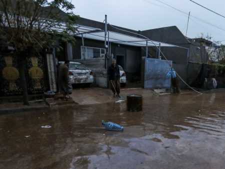 موجة طقس سيئ تضرب دولا عربية.. ضحايا بالعراق وتحذيرات في غزة