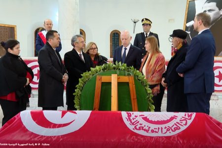 سعيّد: تونس ستدافع عن استقلالها رغم مناورات الخارج