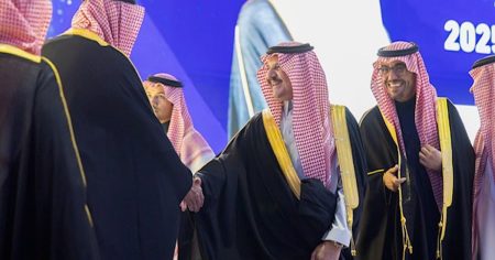 أمير الشرقية يشرف حفل قطاع الأعمال ويؤكد دور الغرفة في دعم الاقتصاد