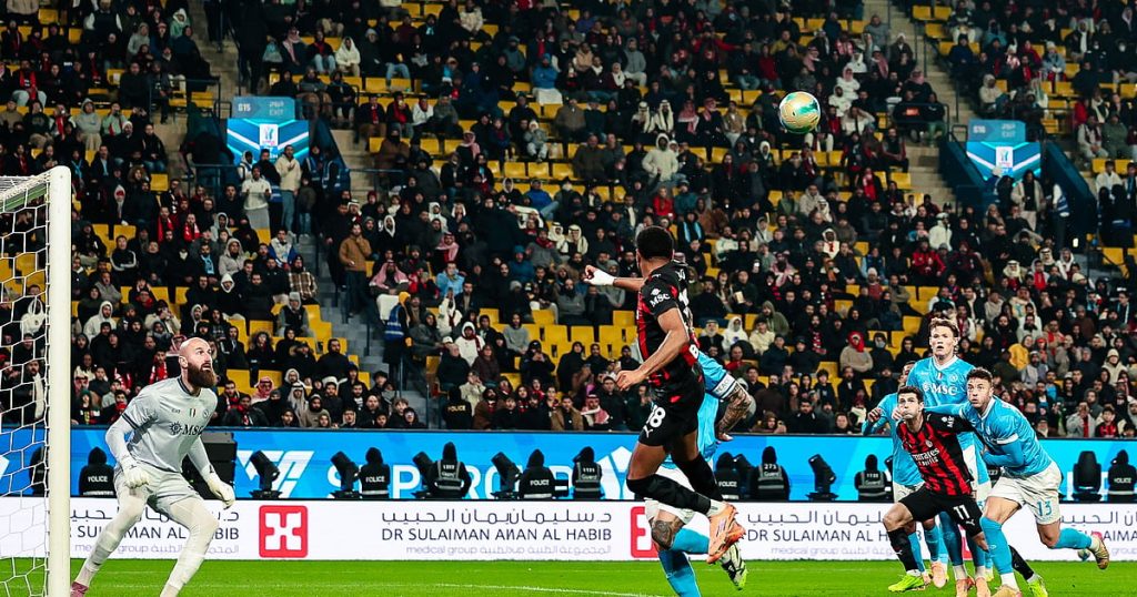 على ملعب الأول بارك في الرياض.. نابولي يُقصي ميلان ويطير إلى نهائي السوبر الإيطالي