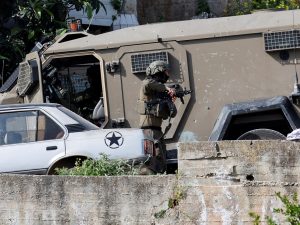 جنود الاحتلال يطلقون النار على مستوطن بالخطأ في الضفة