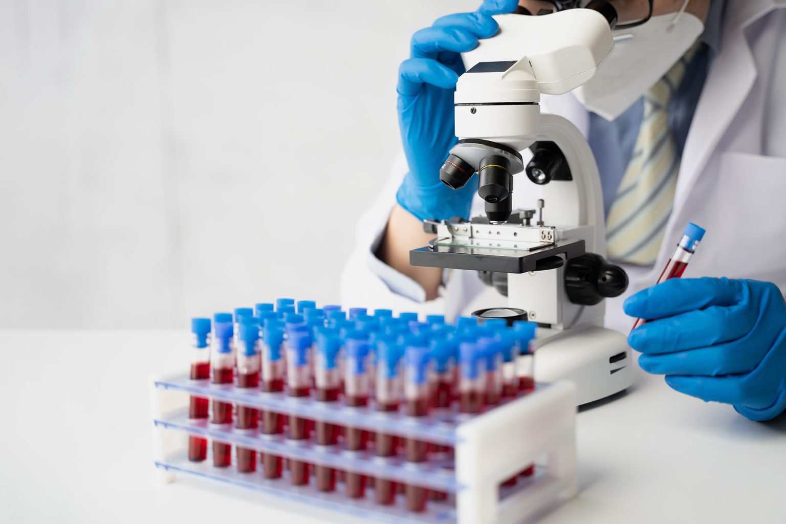 فايزر تعلن وفاة مريض بعد تلقيه دواء لعلاج سيولة الدم