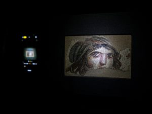 “الفتاة الغجرية” تسحر آلاف الزوار في أكبر متحف للفسيفساء بتركيا