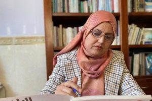 عائشة بنور: النقد عاجز عن مواكبة طوفان الروايات