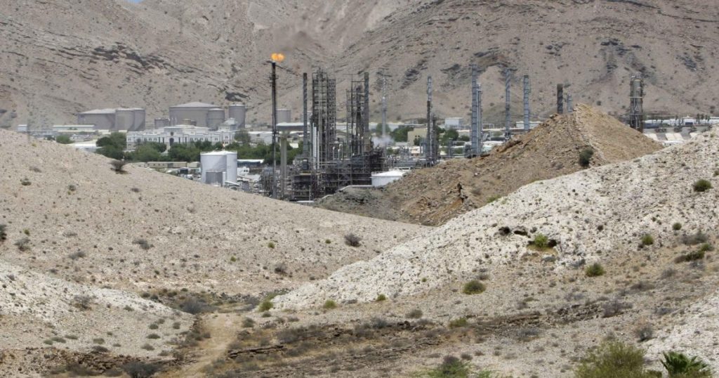 عُمان تقر موازنة 2026 بعجز قيمته 1.3 مليار دولار