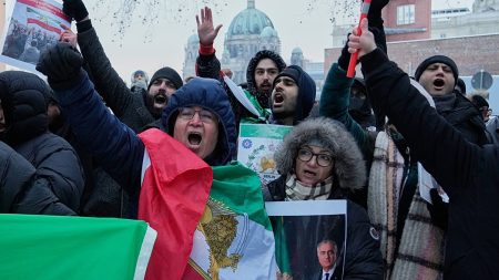 عواصم أوروبية تدين “قتل المتظاهرين” في إيران وسط دعوات للتدخل الخارجي