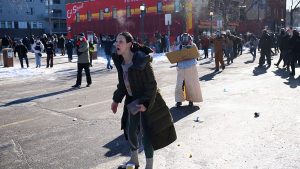 فيديو. مئات يحضرون مراسم تأبين أليكس بريتي قتله ضابط حرس الحدود في مينيابوليس