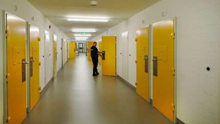 محاكمة “النمر الأبيض” في ألمانيا: اتهامات بتحويل غرف الدردشة إلى أداة تحريض قاتلة