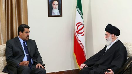 تدحرج الحلفاء من دمشق إلى كاراكاس.. ما الرسالة التي يحملها سقوط مادورو إلى طهران؟