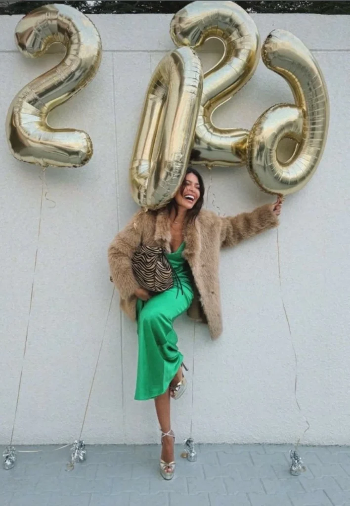 «فوزازا» تستقبل العام الجديد بإطلالة أنيقة وعفوية – أخبار السعودية