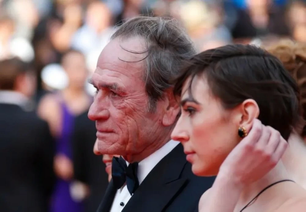 صدمة في هوليوود.. العثور على جثة ابنة نجم أمريكي في فندق – أخبار السعودية