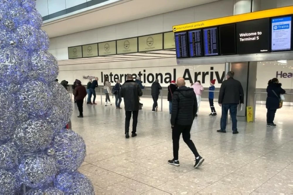 بداية من الشهر القادم.. لا سفر لبريطانيا دون تصريح إلكتروني – أخبار السعودية