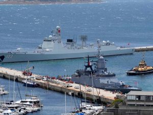 سفن روسية وصينية وإيرانية تبدأ مناورات عسكرية في جنوب أفريقيا