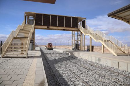 شريان صحراء الجزائر.. قرب تدشين خط سكة يصل لأكبر منجم للحديد