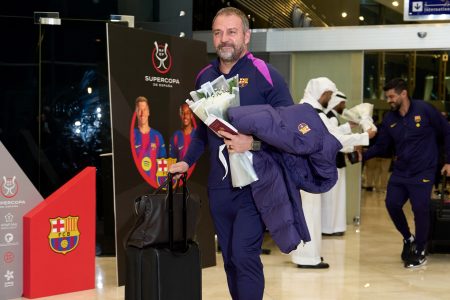 شاهد: استقبال مميز لبرشلونة وبلباو في السعودية