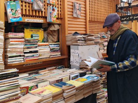 سور الأزبكية بمصر.. حين يربح التنظيم وتخسر “رائحة الشارع” معركتها الأخيرة