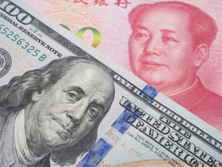 هل تستطيع أوروبا والصين و “بريكس” تقويض عرش الدولار؟