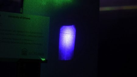 علماء يتمكنون من “تنظيف” الضوء نفسه