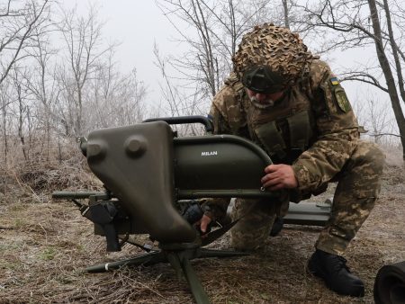 هجمات أوكرانية تعطل القطارات غربي روسيا وحلفاء كييف يجتمعون بباريس