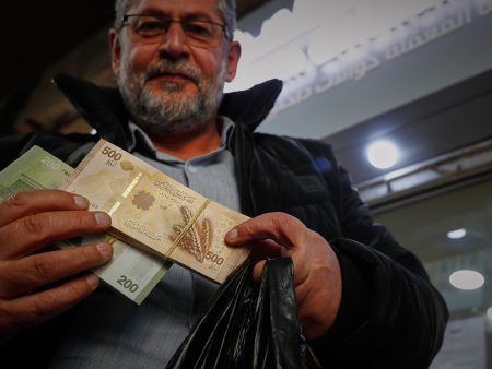 انخفاض سعر صرف الليرة السورية في مناطق سيطرة “قسد”