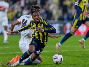 خلال 24 ساعة.. لاعب مالي يعوض الخيبة الأفريقية بتتويج في تركيا