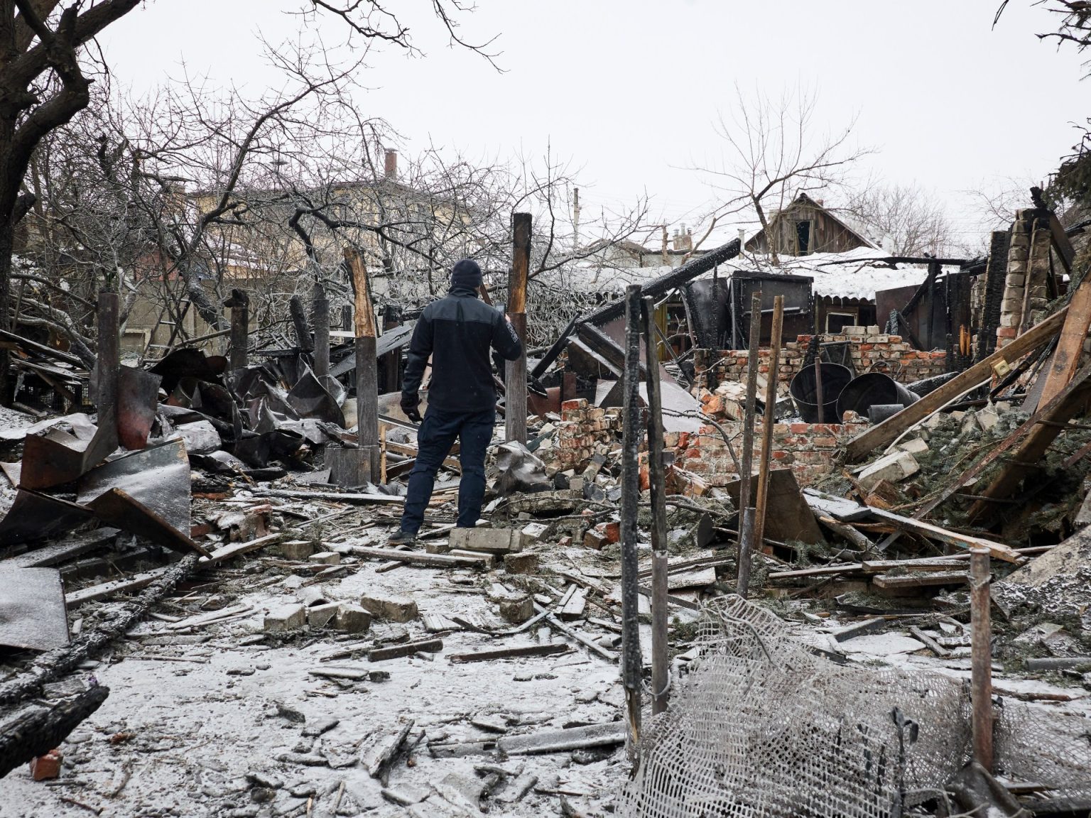 هجمات كبيرة متبادلة بين روسيا وأوكرانيا على وقع المحادثات