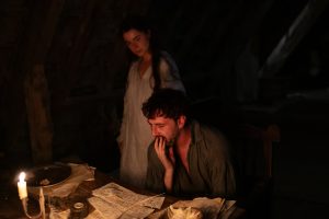 فيلم “هامنت”.. هل وُلد إبداع شكسبير من رحم الفقد والخسارة؟