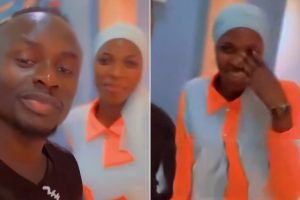 فيديو.. رد غير متوقع من ساديو ماني على فتاة أرادت التقاط صورة معه