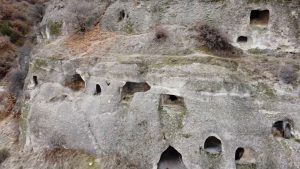 مقابر “إينداغي”.. ملتقى التاريخ والطبيعة في تركيا